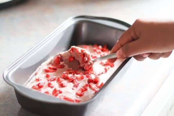 Scoop Sugar Free Strawberry Ice Cream Out